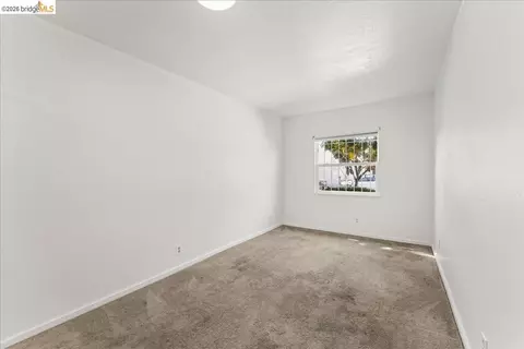 Bedroom - 2136 Linden St, Oakland, CA 94607 photo 3 of 10