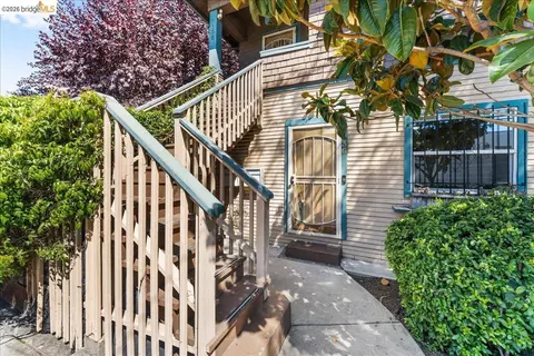 Exterior - 2136 Linden St, Oakland, CA 94607 photo 2 of 6