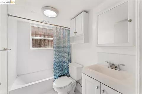 Bath - 2136 Linden St, Oakland, CA 94607 photo 1 of 2