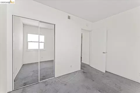 Bedroom - 2136 Linden St, Oakland, CA 94607 photo 6 of 10