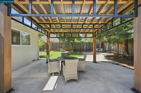 Exterior - 987 Getoun Dr, Concord, CA 94518 photo 3 of 8