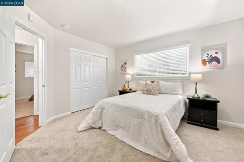 Bedroom - 987 Getoun Dr, Concord, CA 94518 photo 3 of 3