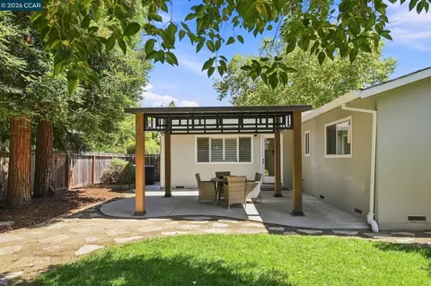 Exterior - 987 Getoun Dr, Concord, CA 94518 photo 4 of 8