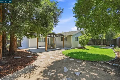 Exterior - 987 Getoun Dr, Concord, CA 94518 photo 7 of 8