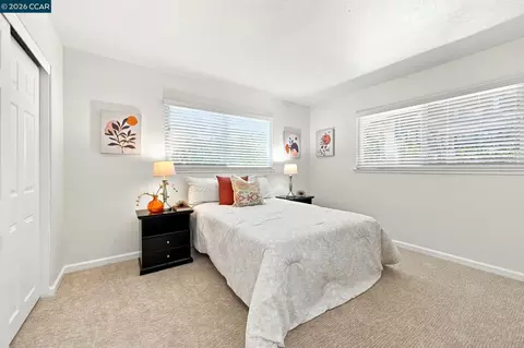 Bedroom - 987 Getoun Dr, Concord, CA 94518 photo 2 of 3