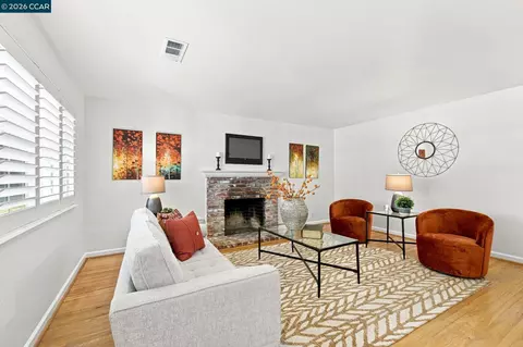 Living - 987 Getoun Dr, Concord, CA 94518 photo 1 of 4