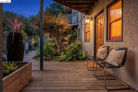 Exterior - 2922 Hillegass Ave #B, Berkeley, CA 94705 photo 3 of 3