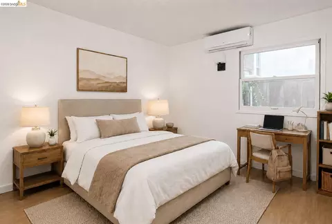 Bedroom - 2922 Hillegass Ave #B, Berkeley, CA 94705 photo 3 of 5
