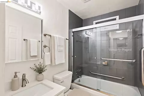 Bath - 2922 Hillegass Ave #B, Berkeley, CA 94705 photo 2 of 2