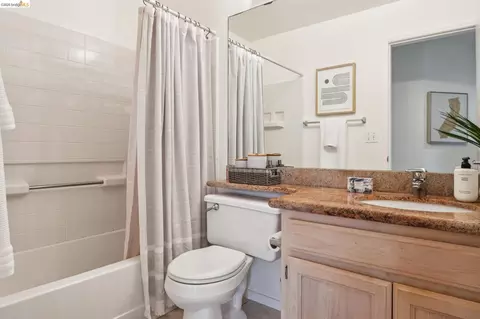 Bath - 255 Florence Ct, Hercules, CA 94547 photo 5 of 5