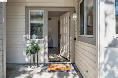Entry Way - 255 Florence Ct, Hercules, CA 94547 photo 1 of 2