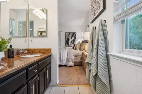 Bath - 255 Florence Ct, Hercules, CA 94547 photo 1 of 5