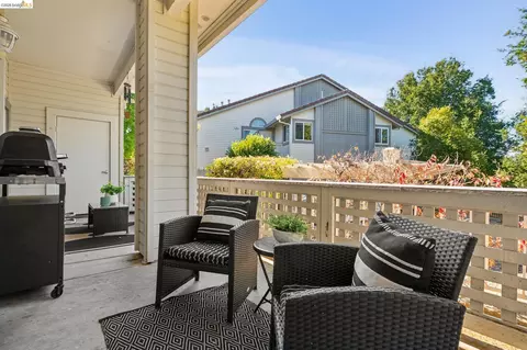 Exterior - 255 Florence Ct, Hercules, CA 94547 photo 5 of 9
