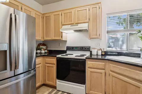 Kitchen - 255 Florence Ct, Hercules, CA 94547 photo 1 of 4