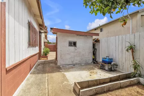 Exterior - 713 Falcon Dr, Vallejo, CA 94589 photo 7 of 7