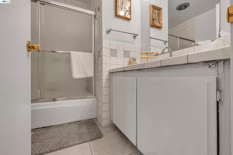 Bath - 713 Falcon Dr, Vallejo, CA 94589 photo 3 of 3