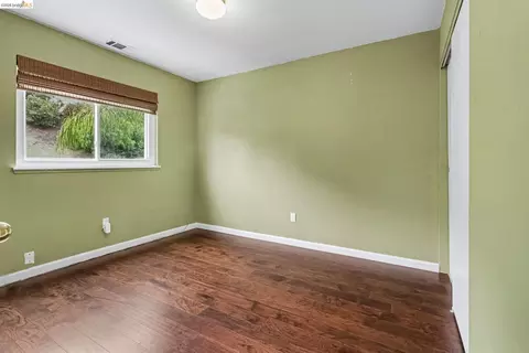 Bedroom - 1164 Legend Cir, Vallejo, CA 94591 photo 3 of 4
