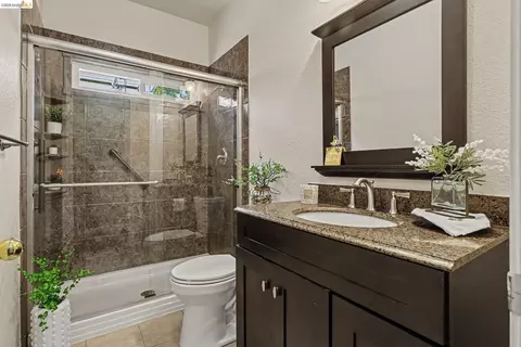 Bath - 1164 Legend Cir, Vallejo, CA 94591 photo 1 of 4