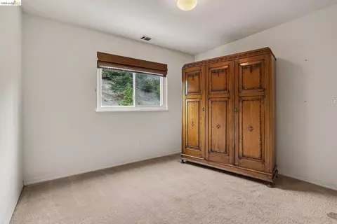 Bedroom - 1164 Legend Cir, Vallejo, CA 94591 photo 2 of 4