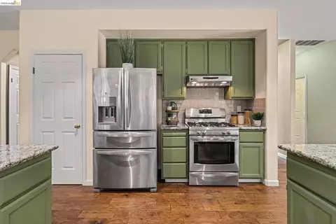 Kitchen - 1164 Legend Cir, Vallejo, CA 94591 photo 2 of 3