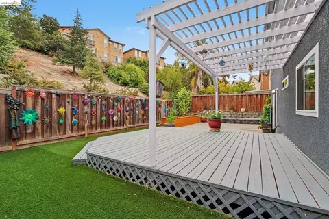 Exterior - 1164 Legend Cir, Vallejo, CA 94591 photo 4 of 7