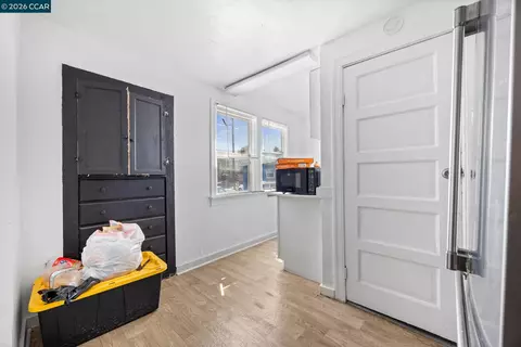 Entry Way - 231 Tennessee St, Vallejo, CA 94590 photo 6 of 6