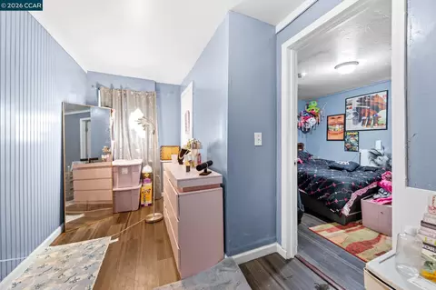 Entry Way - 231 Tennessee St, Vallejo, CA 94590 photo 2 of 6