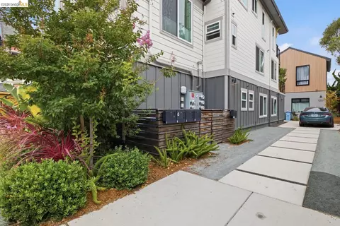 Exterior - 1519 Fairview St #2, Berkeley, CA 94703 photo 6 of 6