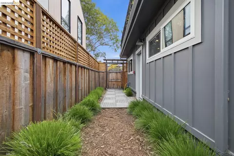 Exterior - 1519 Fairview St #2, Berkeley, CA 94703 photo 4 of 6