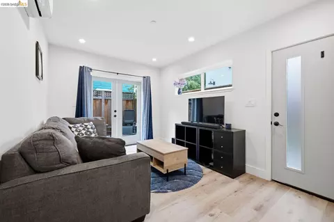 Living - 1519 Fairview St #2, Berkeley, CA 94703 photo 2 of 2