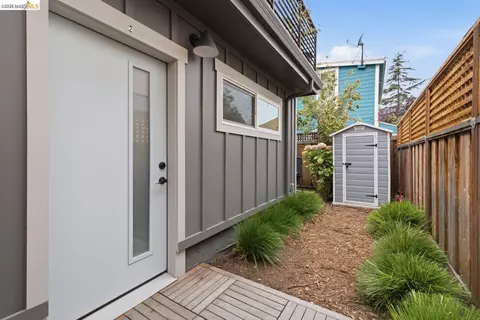 Exterior - 1519 Fairview St #2, Berkeley, CA 94703 photo 1 of 6