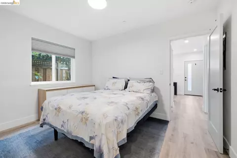Bedroom - 1519 Fairview St #2, Berkeley, CA 94703 photo 3 of 3