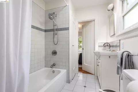 Bath - 1905 Chestnut St, Berkeley, CA 94702 photo 1 of 2