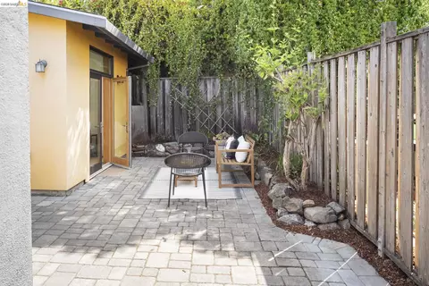 Exterior - 1905 Chestnut St, Berkeley, CA 94702 photo 6 of 10
