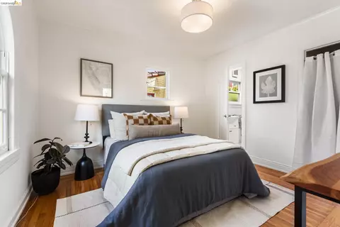 Bedroom - 1905 Chestnut St, Berkeley, CA 94702 photo 3 of 4