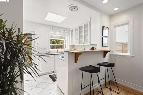 Kitchen - 1905 Chestnut St, Berkeley, CA 94702 photo 1 of 5
