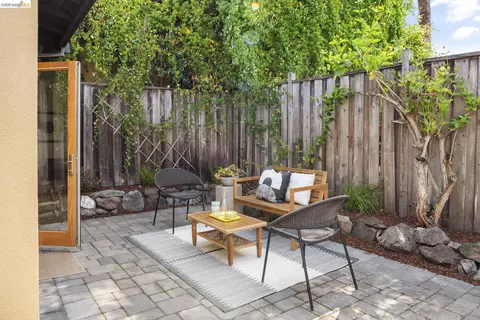 Exterior - 1905 Chestnut St, Berkeley, CA 94702 photo 9 of 10