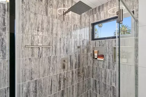 Bath - 4100 Phoenix St, Concord, CA 94521 photo 3 of 7