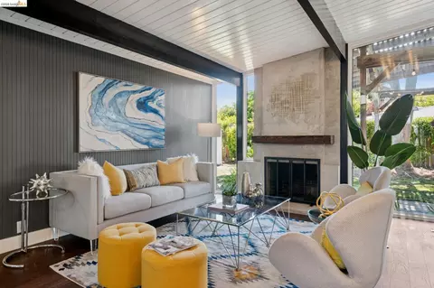 Living - 4100 Phoenix St, Concord, CA 94521 photo 2 of 5