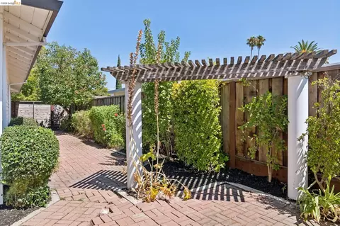 Exterior - 4100 Phoenix St, Concord, CA 94521 photo 11 of 15