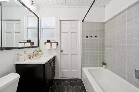 Bath - 4100 Phoenix St, Concord, CA 94521 photo 5 of 7