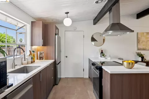 Kitchen - 4100 Phoenix St, Concord, CA 94521 photo 3 of 6