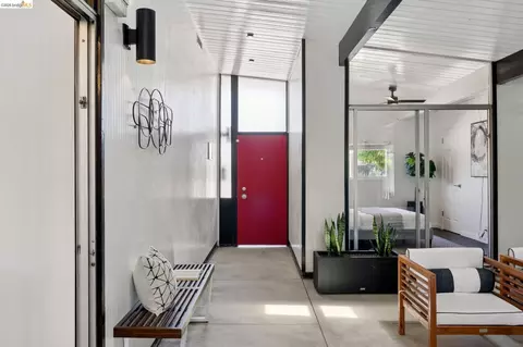 Entry Way - 4100 Phoenix St, Concord, CA 94521 photo 2 of 3
