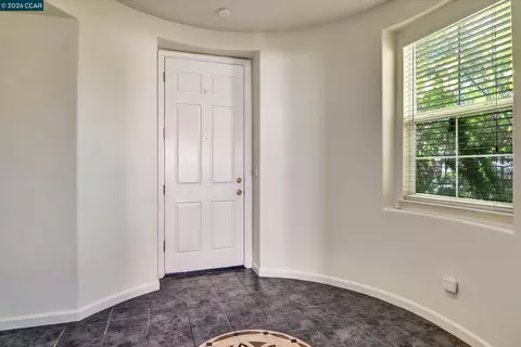 Entry Way - 30 Echo Ct, Patterson, CA 95363 photo 1 of 6