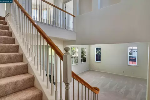 Living - 30 Echo Ct, Patterson, CA 95363 photo 5 of 7