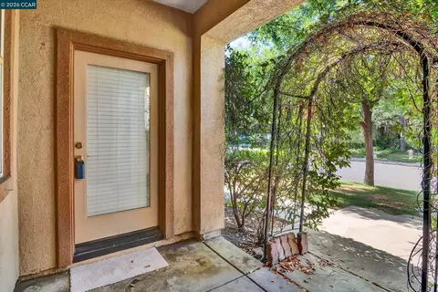 Exterior - 30 Echo Ct, Patterson, CA 95363 photo 6 of 6