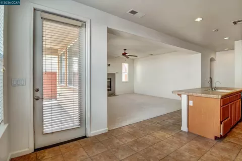 Living - 30 Echo Ct, Patterson, CA 95363 photo 6 of 7