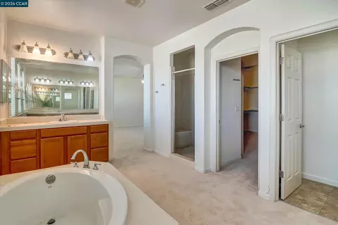 Bath - 30 Echo Ct, Patterson, CA 95363 photo 3 of 5