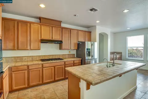 Kitchen - 30 Echo Ct, Patterson, CA 95363 photo 2 of 3