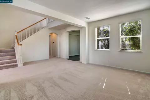 Living - 30 Echo Ct, Patterson, CA 95363 photo 1 of 7